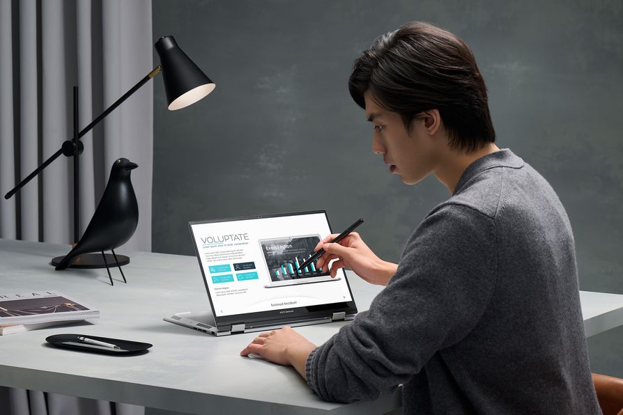 Zenbook 14 Flip OLED UP3404 Scenario Photo 2